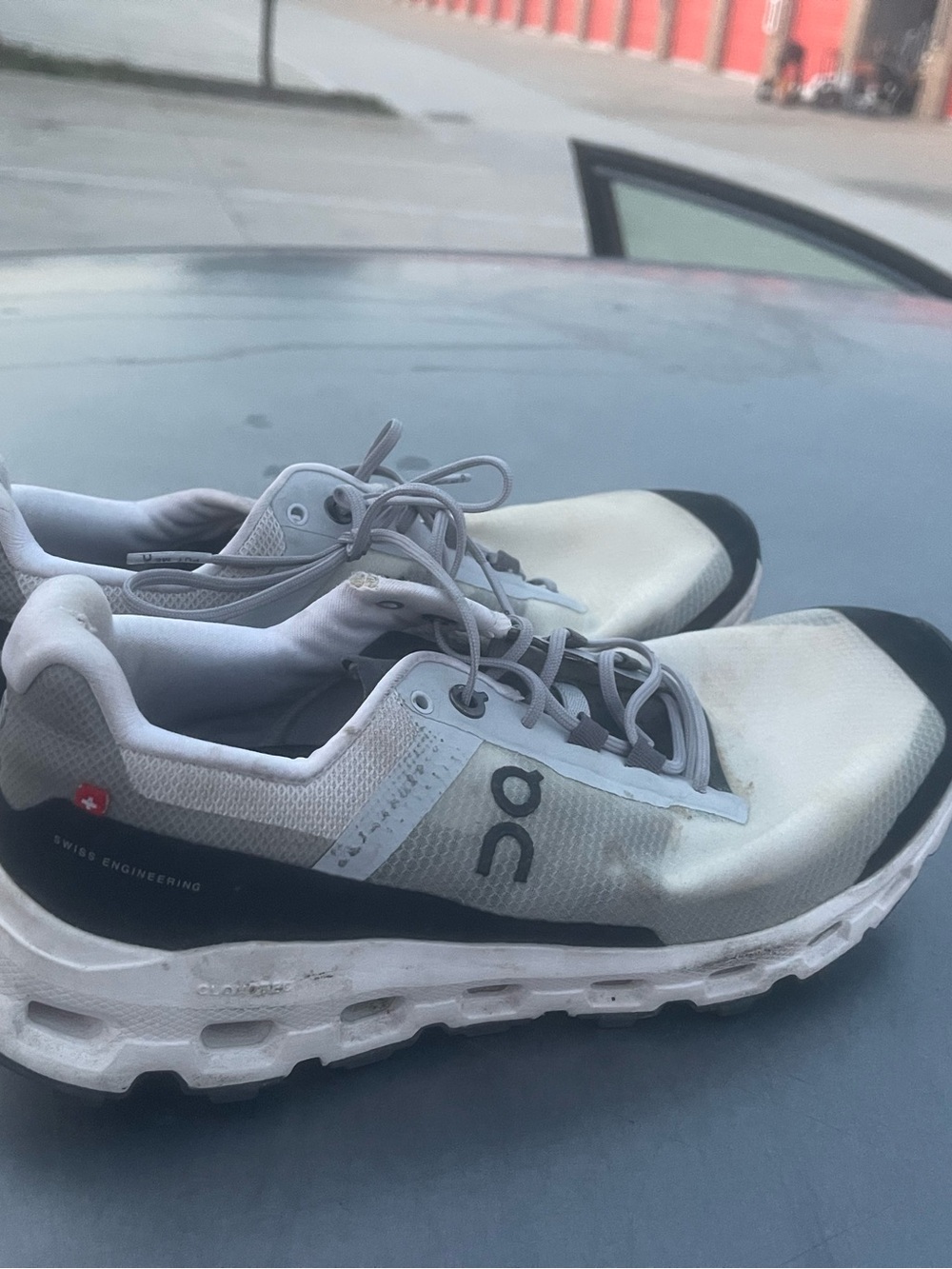 On Running Cloudflow Men's Athletic Shoes - White/Gray